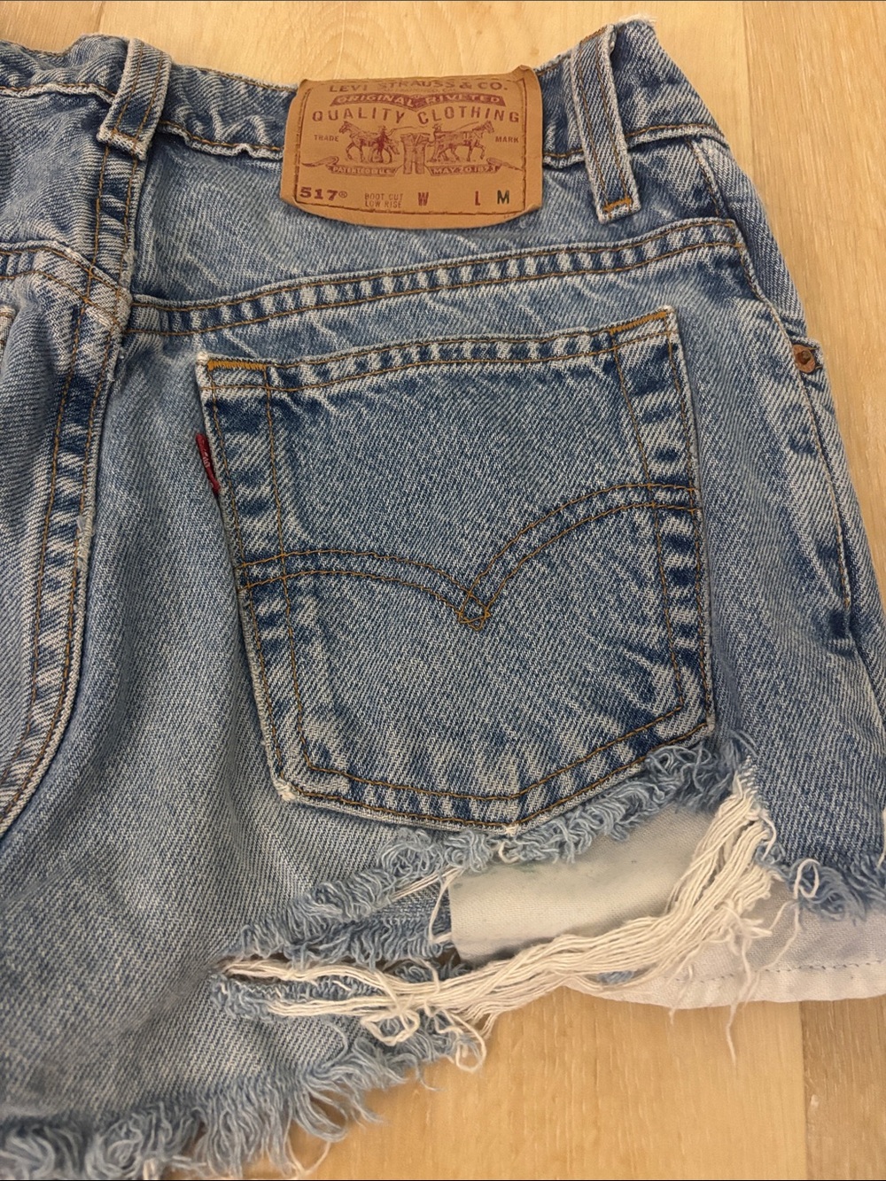 Vintage Levi’s 517 shorts - Picture 3 of 5